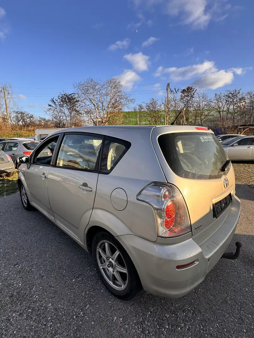 Toyota Corolla Verso Corolla Verso 2,0 *0.6.6.0.2.7.5.1.9.9.6 - 2