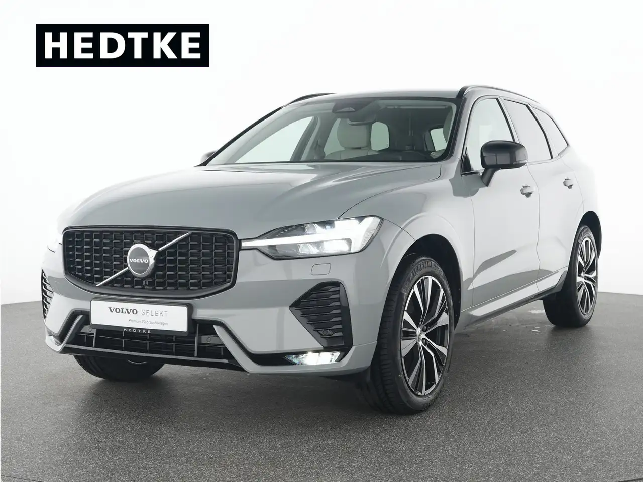 Volvo XC60 B4 Plus Dark H&K-SOUND*LEDER*ACC*BLIS*20" — photo 1 of 24