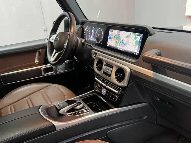 Mercedes-Benz G 500 view 12