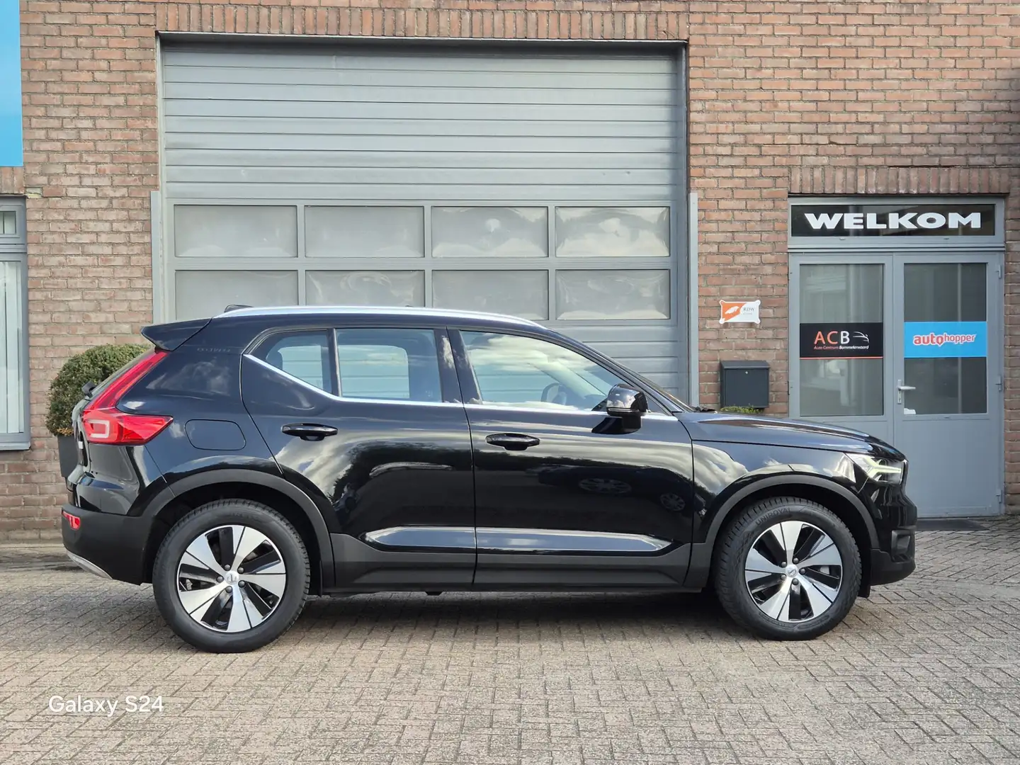 Volvo XC40 1.5 T4 Recharge Inscription Expression Panoramadak Nero - 2