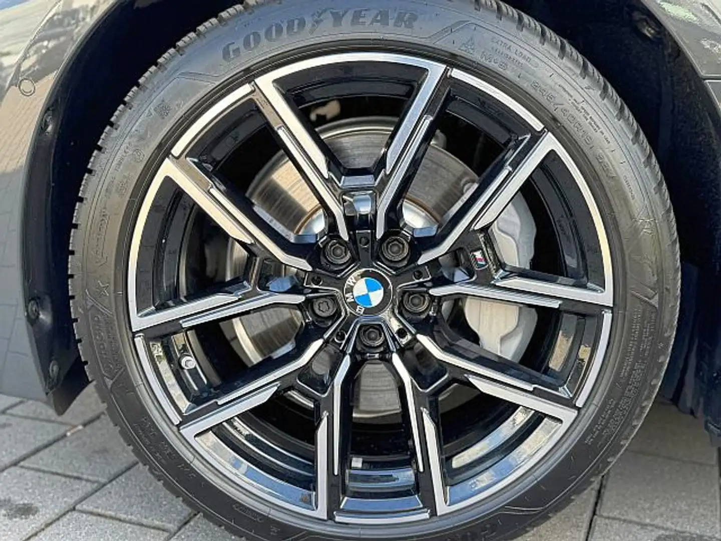 BMW i4 eDrive35 M Sportpak Laser*elSitze+M°Head+HIFI Grigio - 2