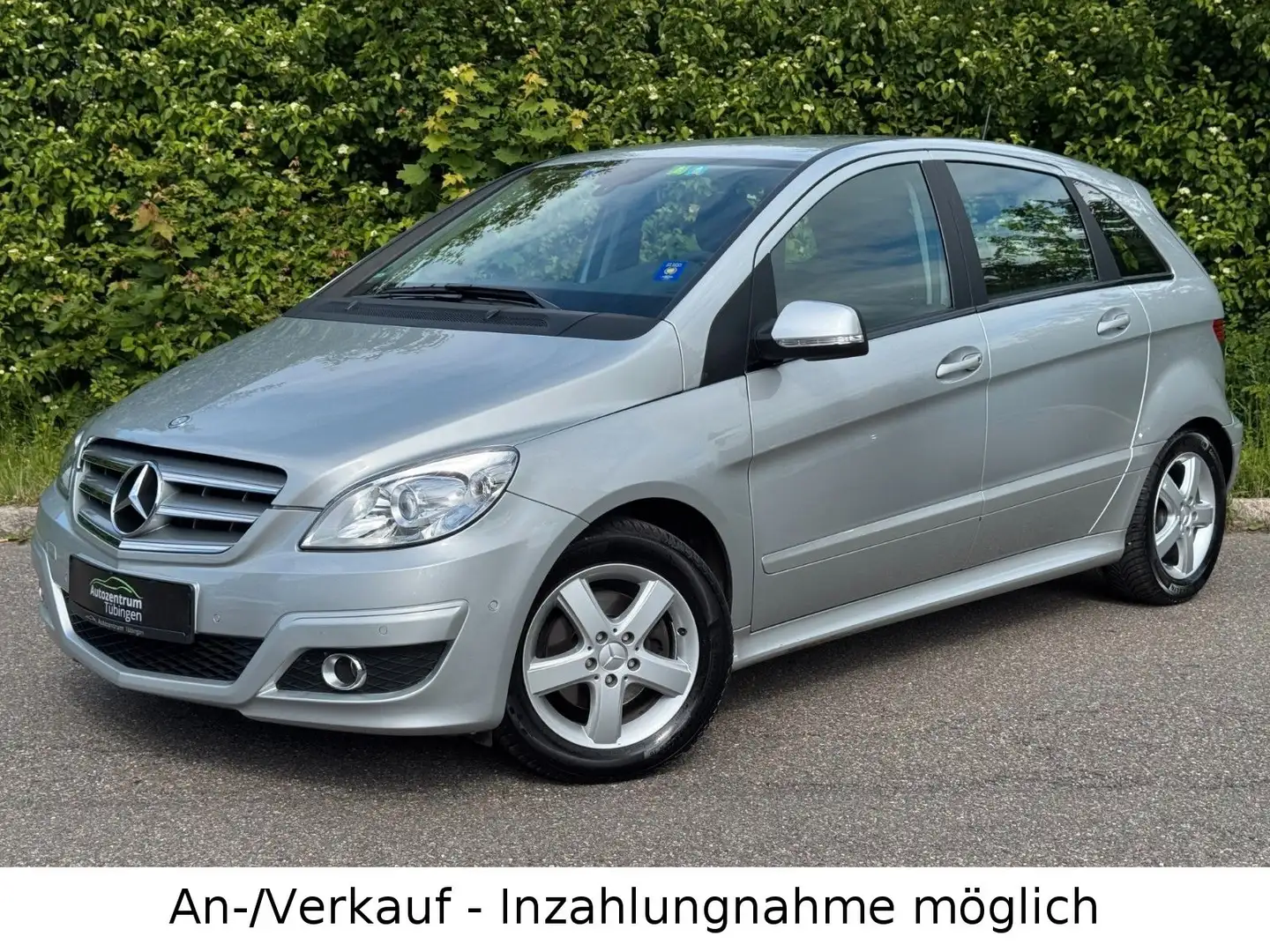 Mercedes-Benz B 200 1.HAND | SCHECKHEFT | PDC | SHZ | TÜV NEU Plateado - 1