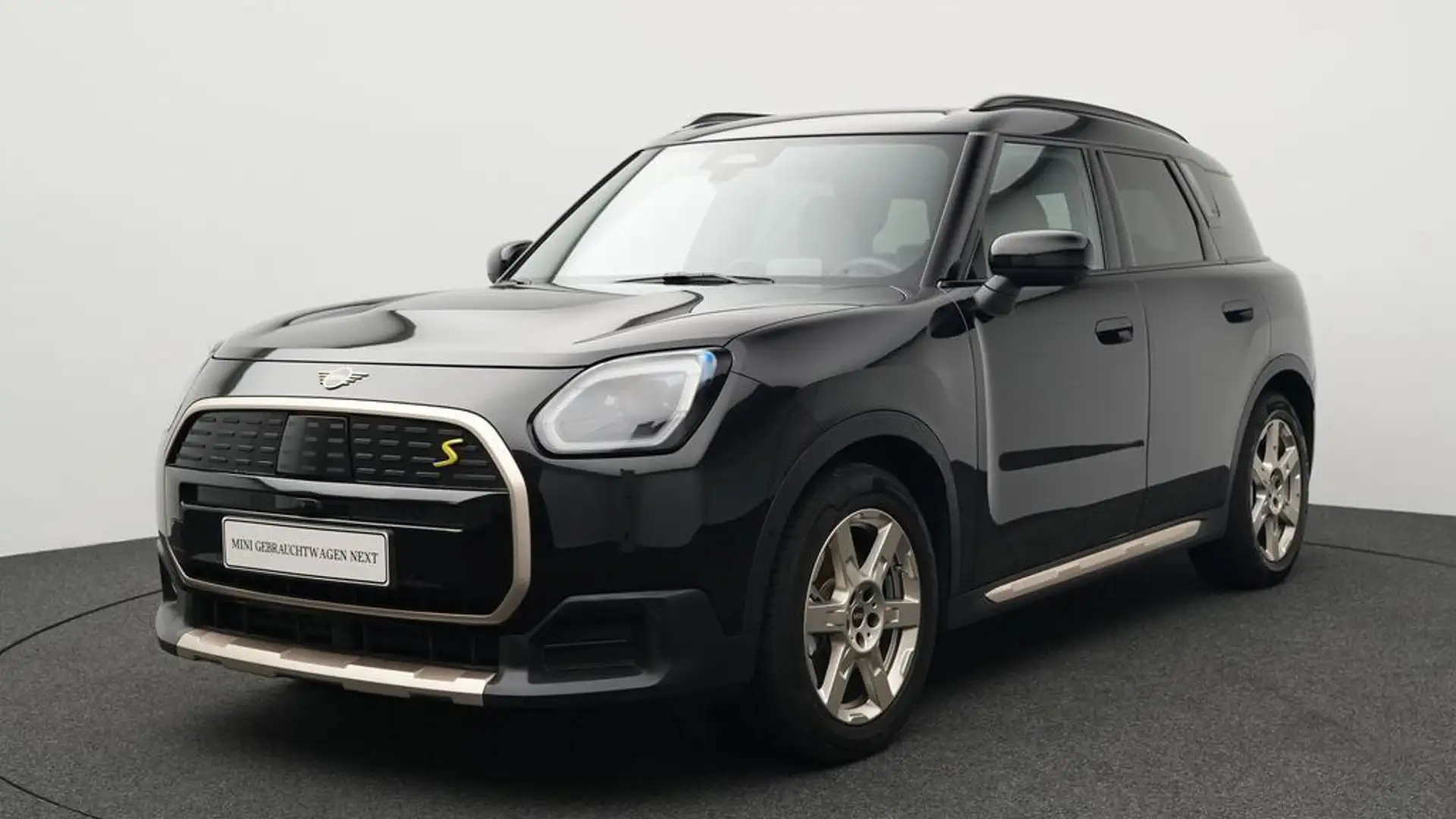 MINI Countryman SE All4 Favoured Trim Schwarz - 1