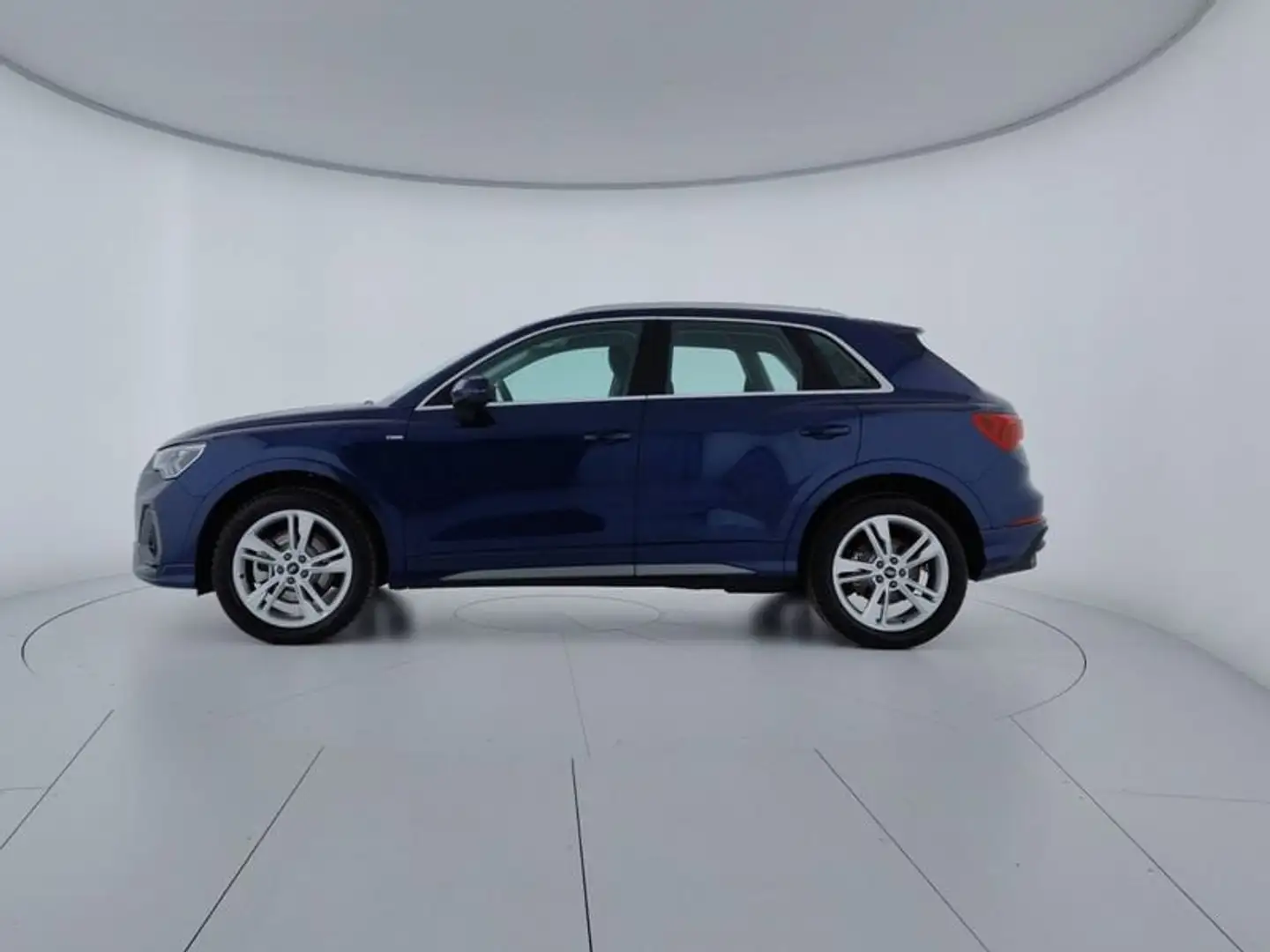 Audi Q3 45 TFSI e S tronic S line edition Blu/Azzurro - 2
