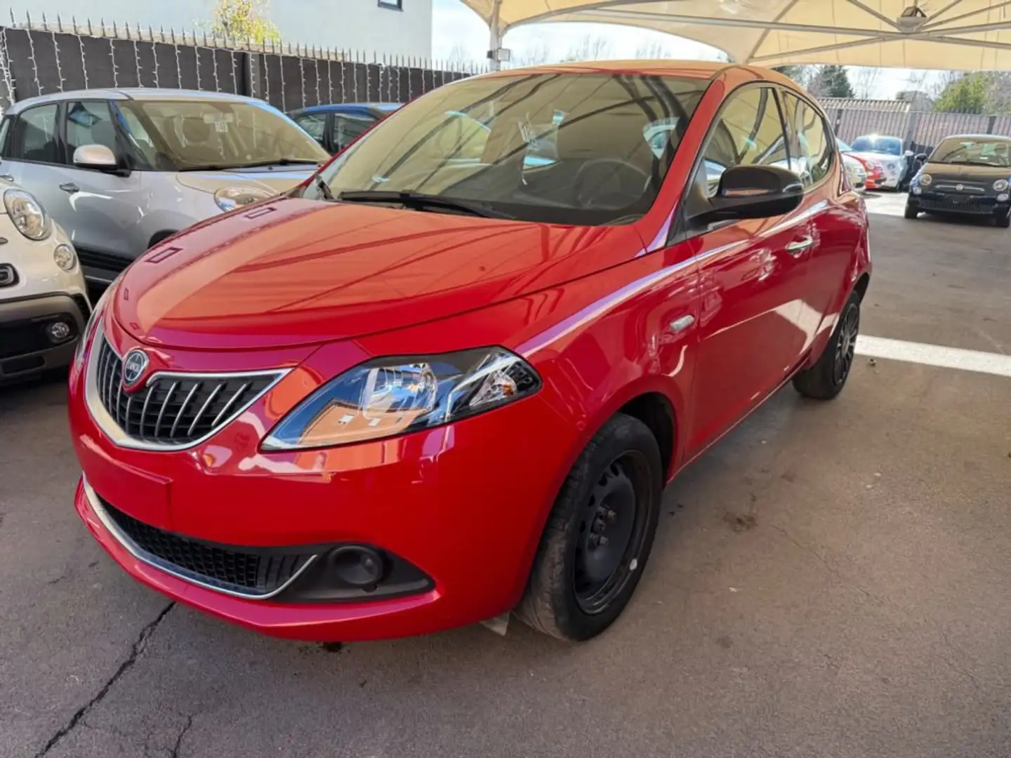 Lancia Ypsilon 1.0 FireFly Hybrid Ecochic Silver + GPL Roşu - 1