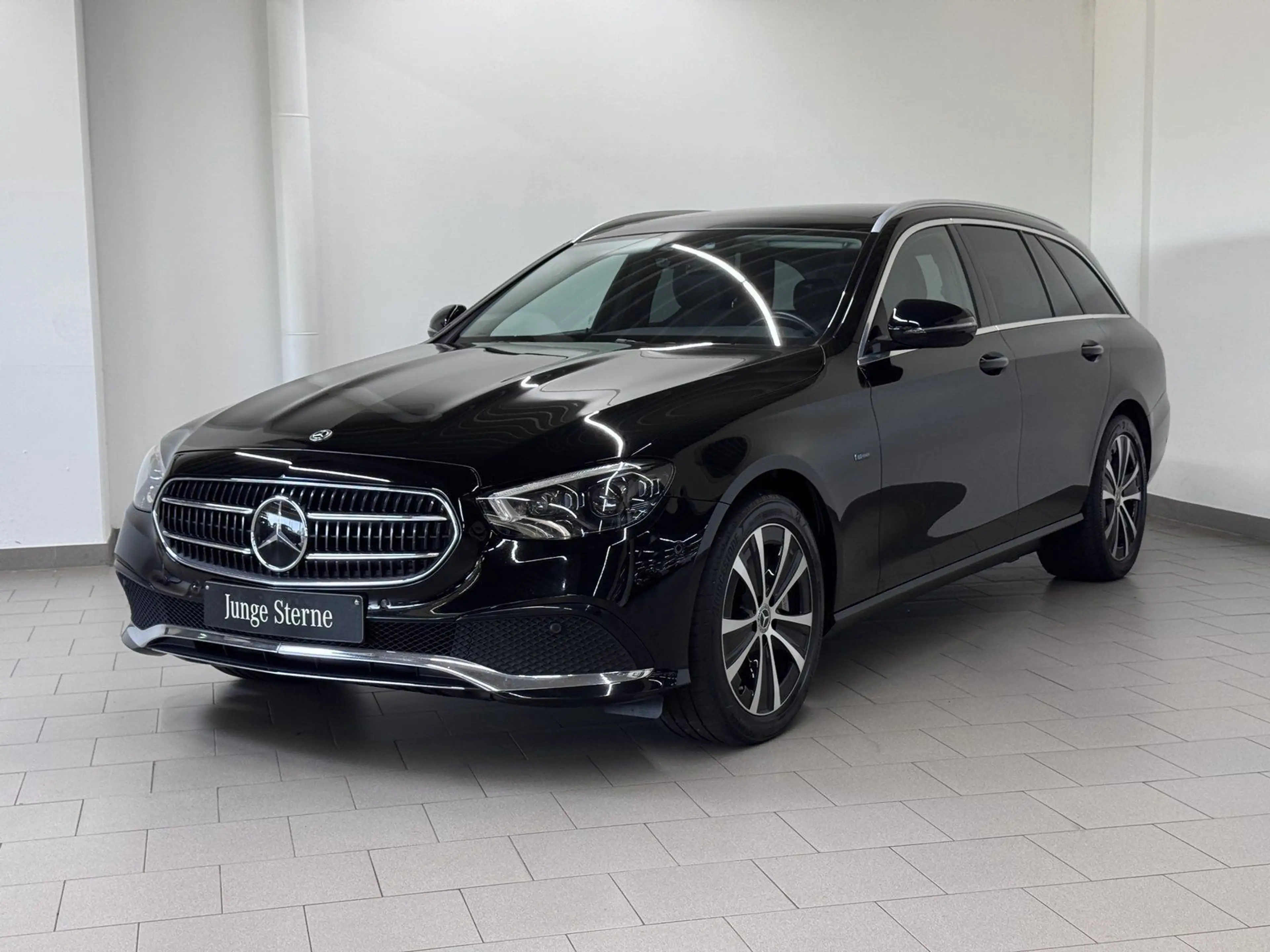 Mercedes-Benz E 300 T de AVANTGARDE+DIST+PANO+AHK+MULTIBEAM — photo 6