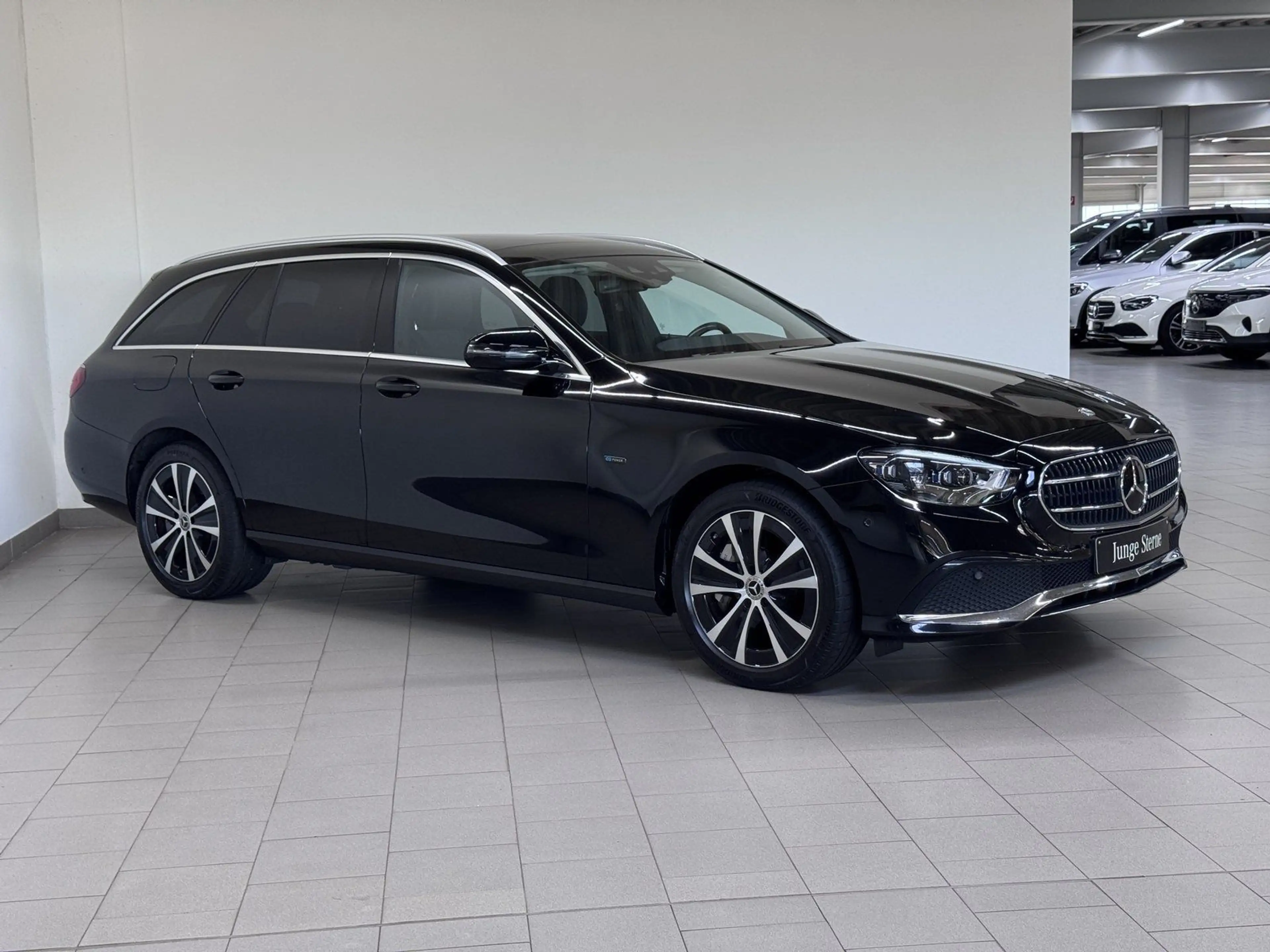 Mercedes-Benz E 300 T de AVANTGARDE+DIST+PANO+AHK+MULTIBEAM — photo 5