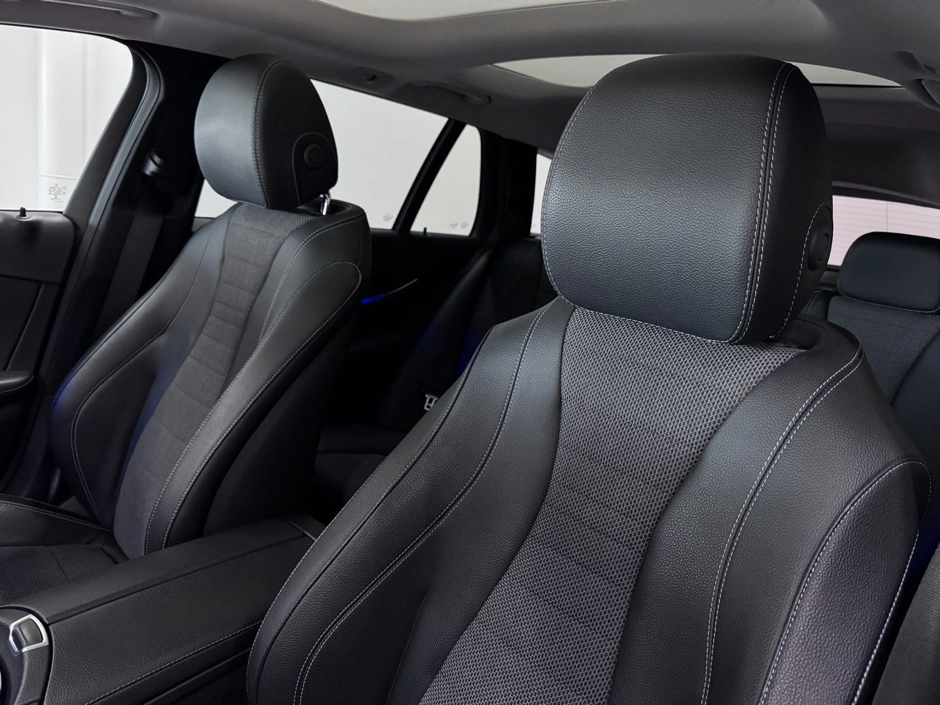 Mercedes-Benz E 300 T de AVANTGARDE+DIST+PANO+AHK+MULTIBEAM — photo 12