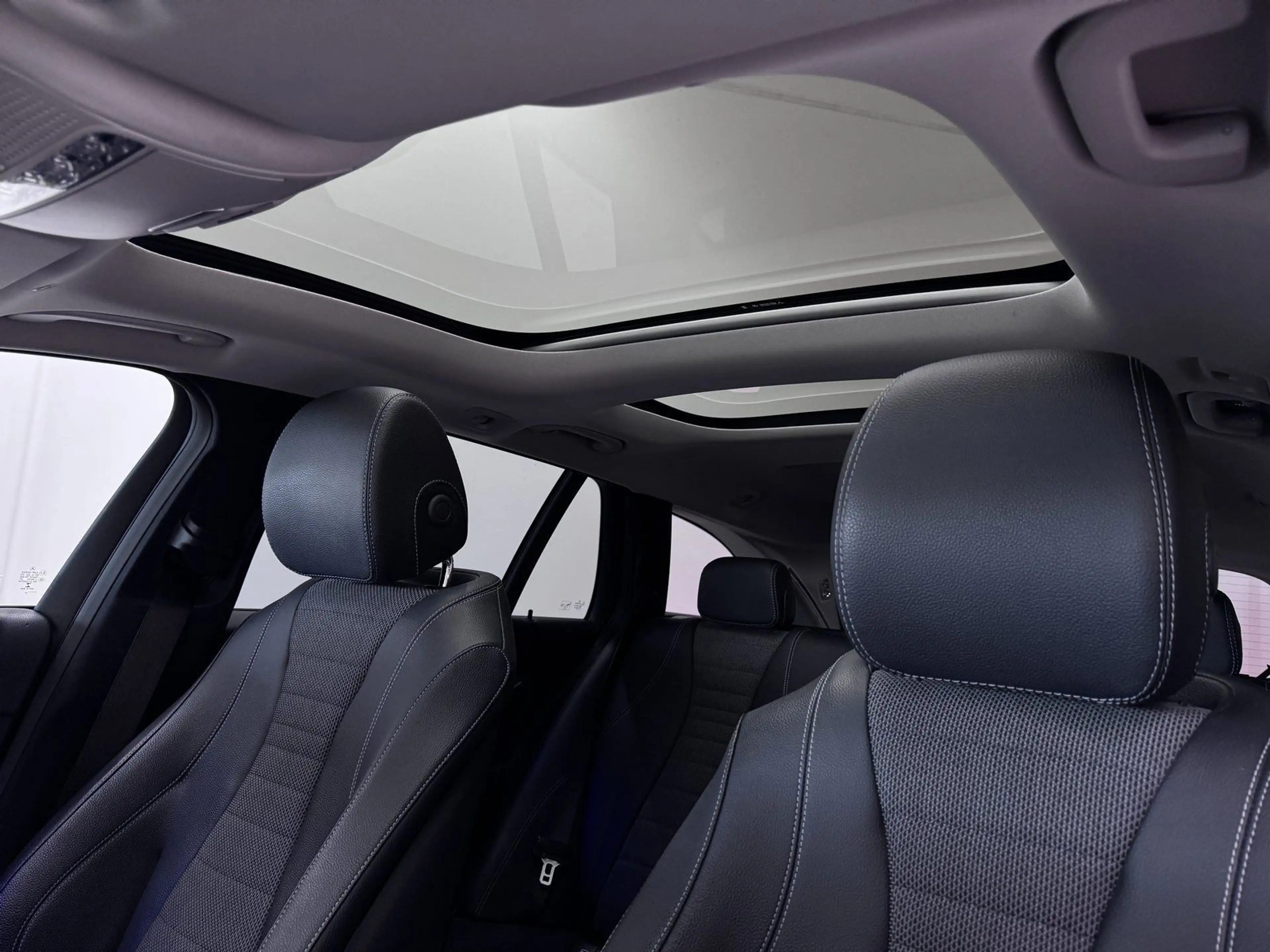 Mercedes-Benz E 300 T de AVANTGARDE+DIST+PANO+AHK+MULTIBEAM — photo 14