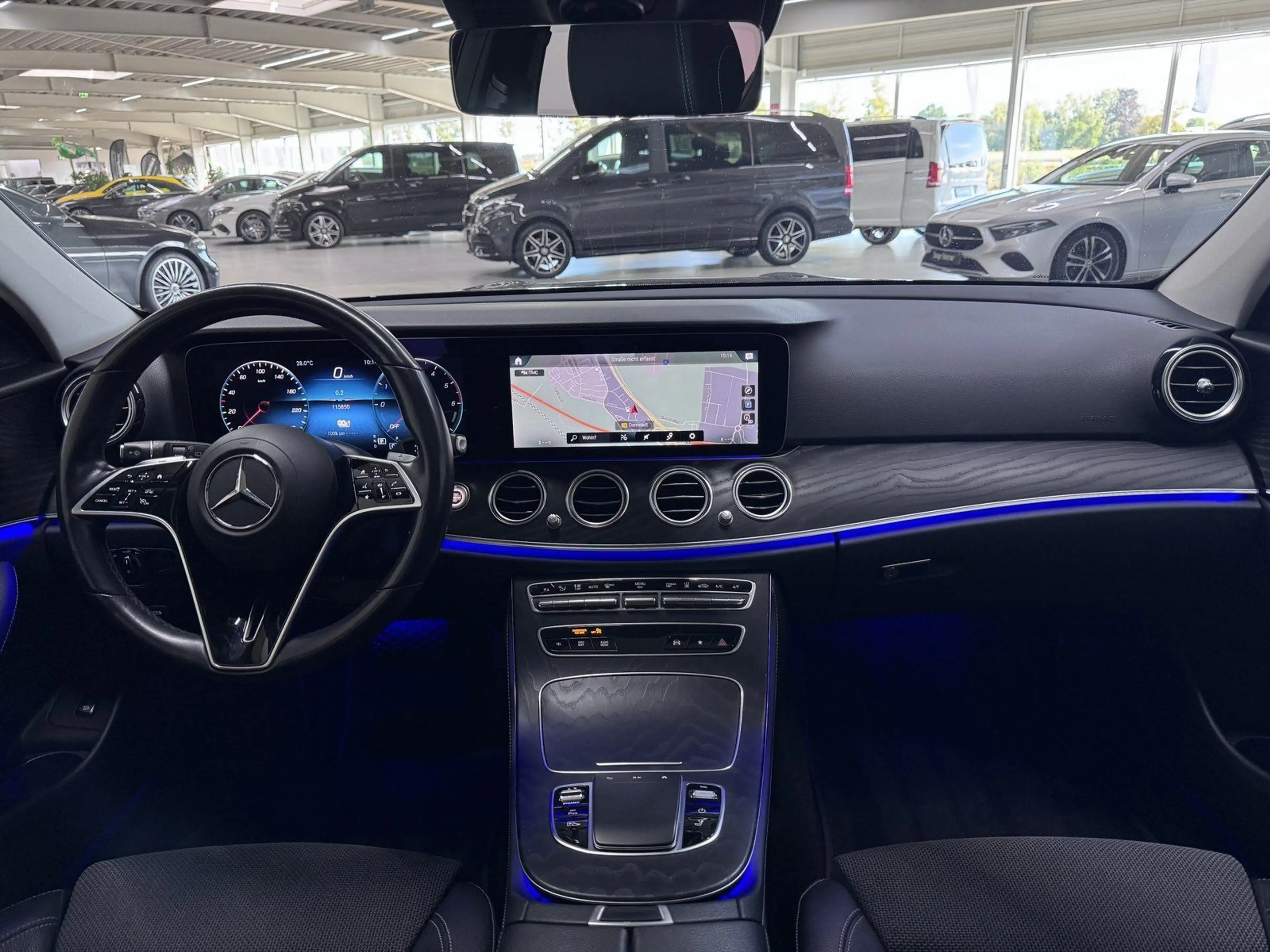 Mercedes-Benz E 300 T de AVANTGARDE+DIST+PANO+AHK+MULTIBEAM — photo 9