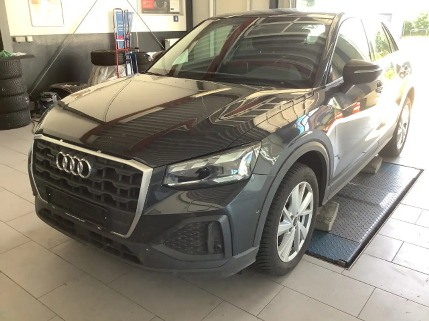 Audi Q2 40 TFSI quattro S tronic Matrix Navi Kamera Grijs - 2