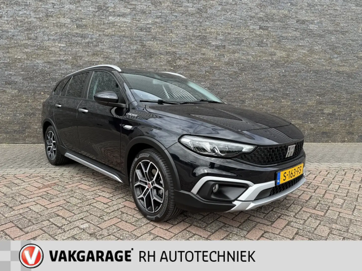 Fiat Tipo Stationwagon Cross 1.5 Hybrid Zwart - 2