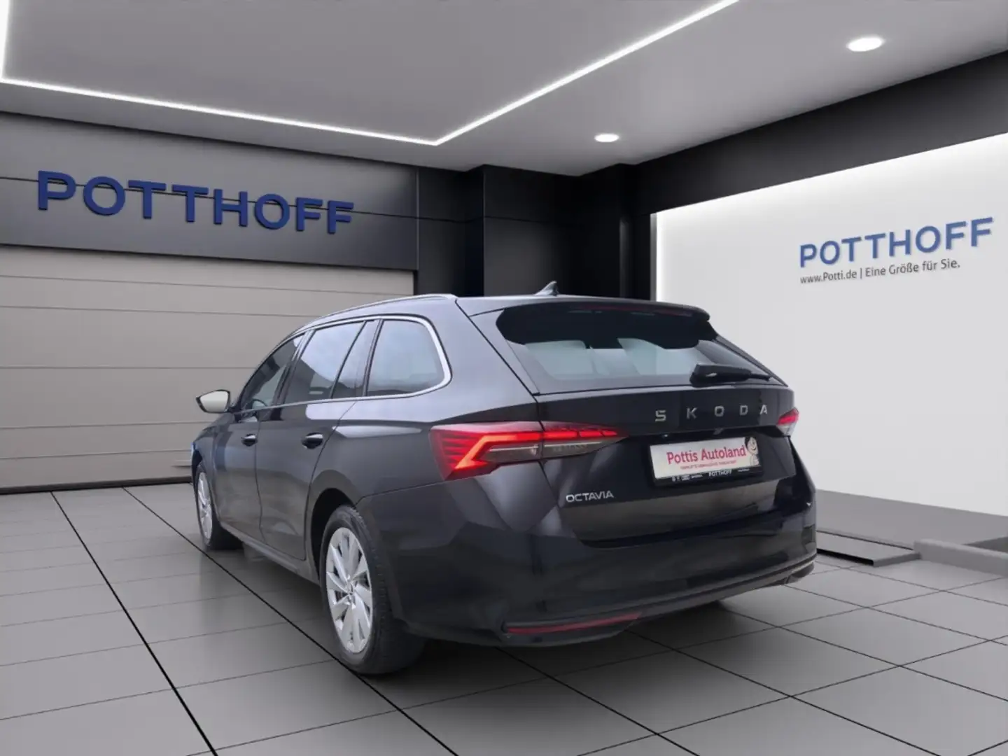 Skoda Octavia Combi 1.5 eTSI DSG SELECTION NAVI SHZG PDC Schwarz - 2