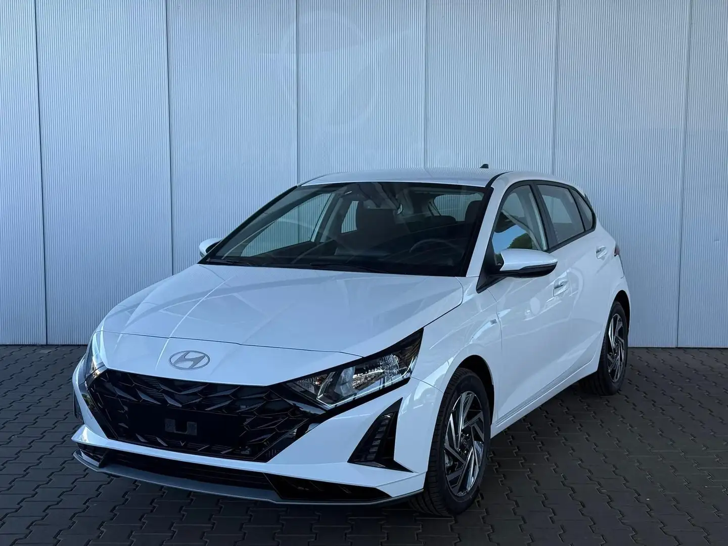 Hyundai i20 6 MT 100 PS  mHev 1.0 T-GDI Comfort / PDC... Weiß - 1