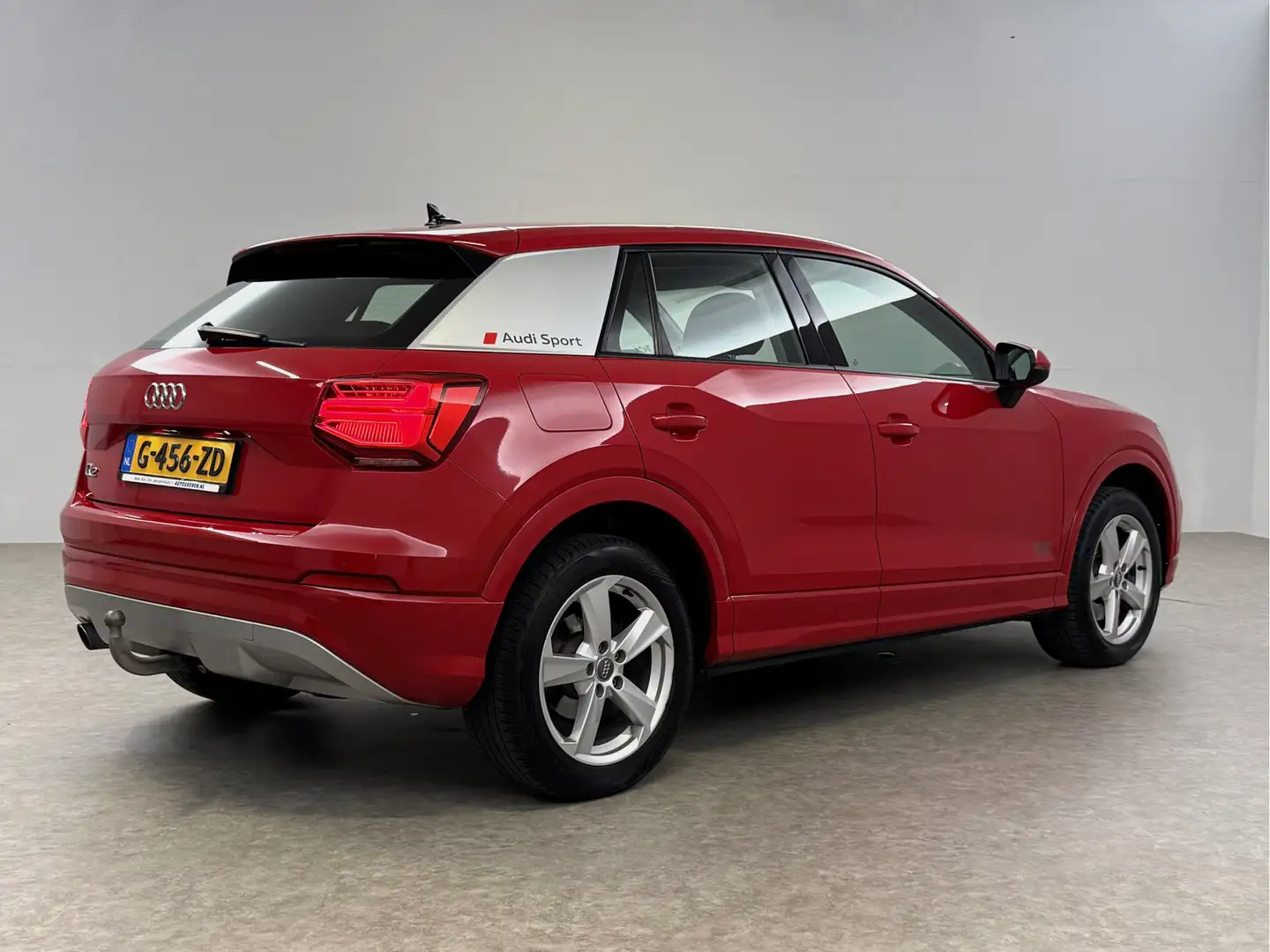 Audi Q2 30 TFSI Sport LED Trekhaak Carplay Clima Cruise Na Červená - 2