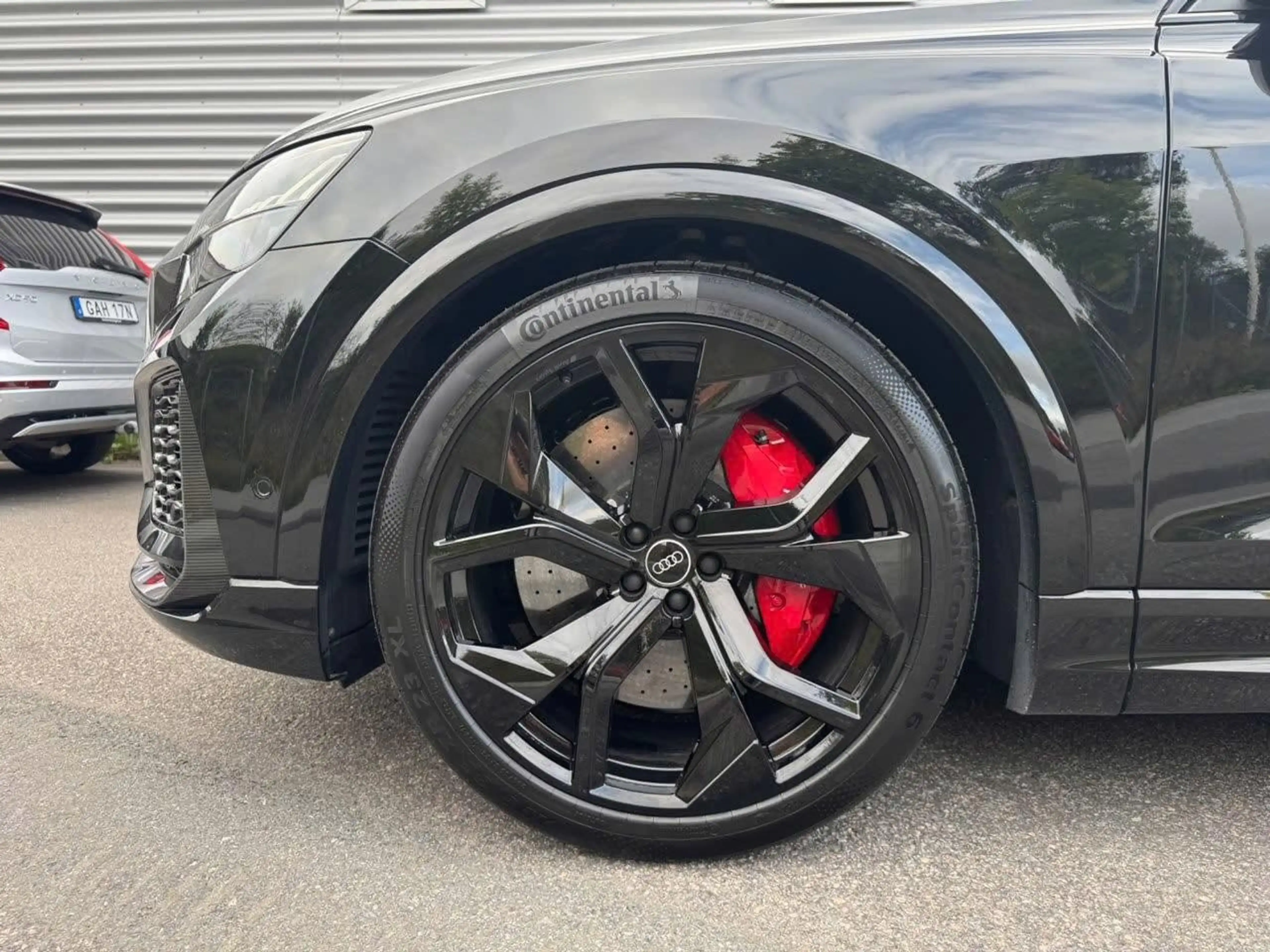 Audi RS Q8 4.0 TFSI quattro — photo 11