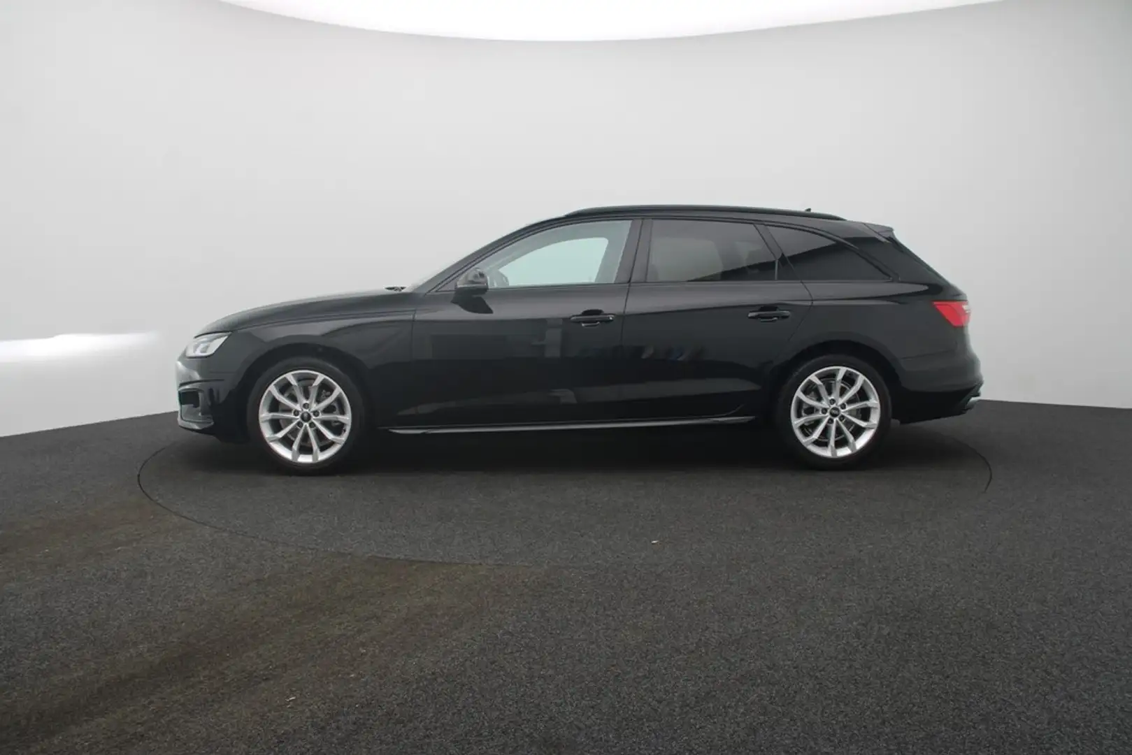 Audi A4 Avant 35 TFSI . Virt.Cockpit Navi AHK ACC Noir - 2