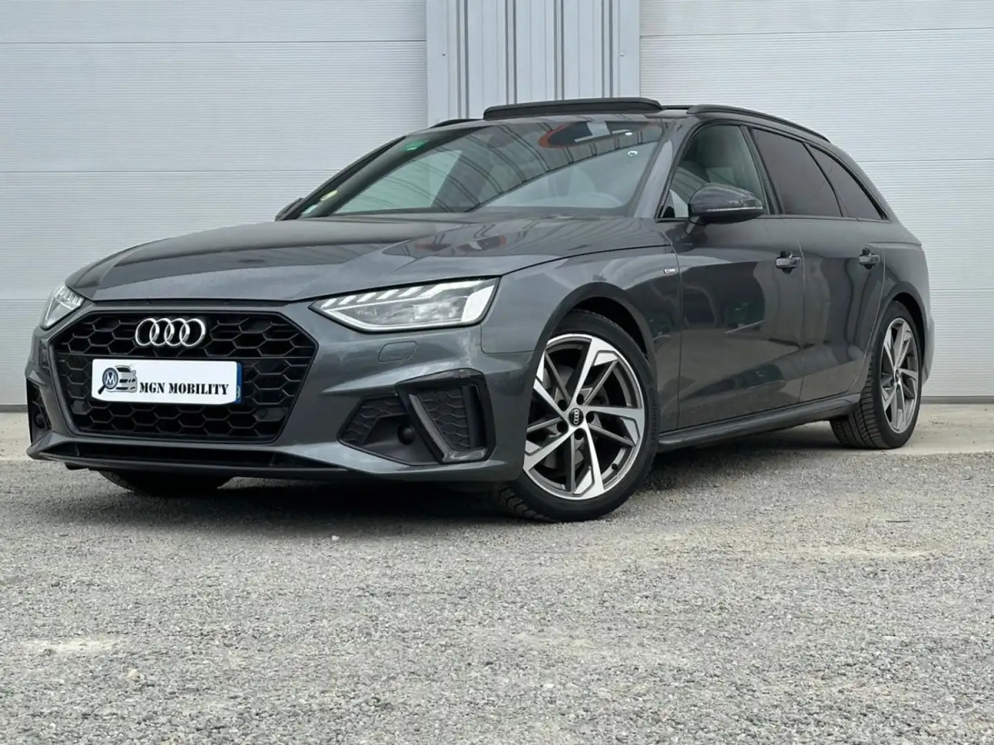 Audi A4 35 TDI S LINE 2.0 165 Grijs - 1
