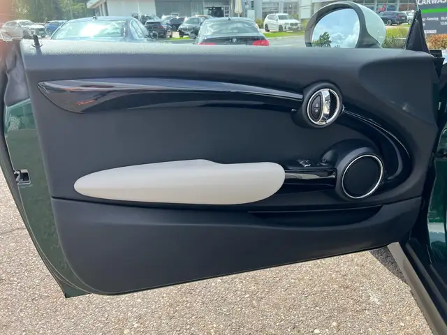 Mini Hatch view 27