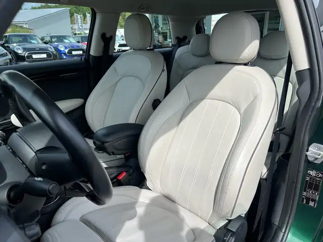 Mini Hatch view 14