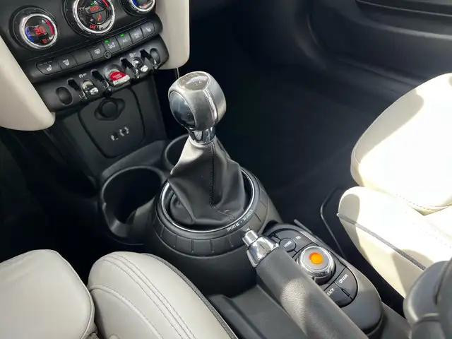 Mini Hatch view 13