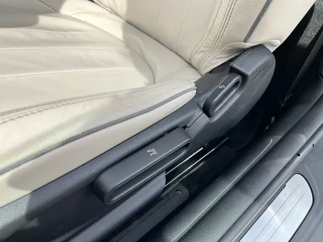 Mini Hatch view 16