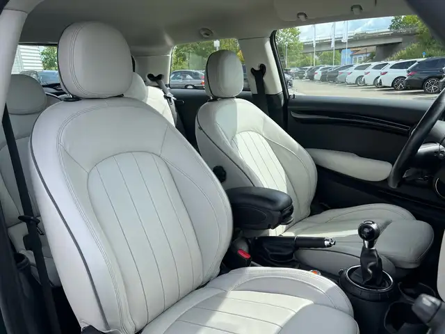 Mini Hatch view 22