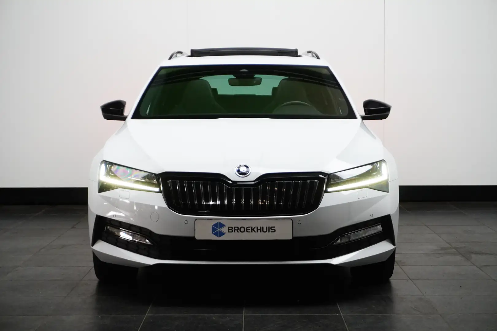 Skoda Superb Combi 1.4 TSI PHEV 218PK DSG-6 iV Sportline Busine Blanc - 2