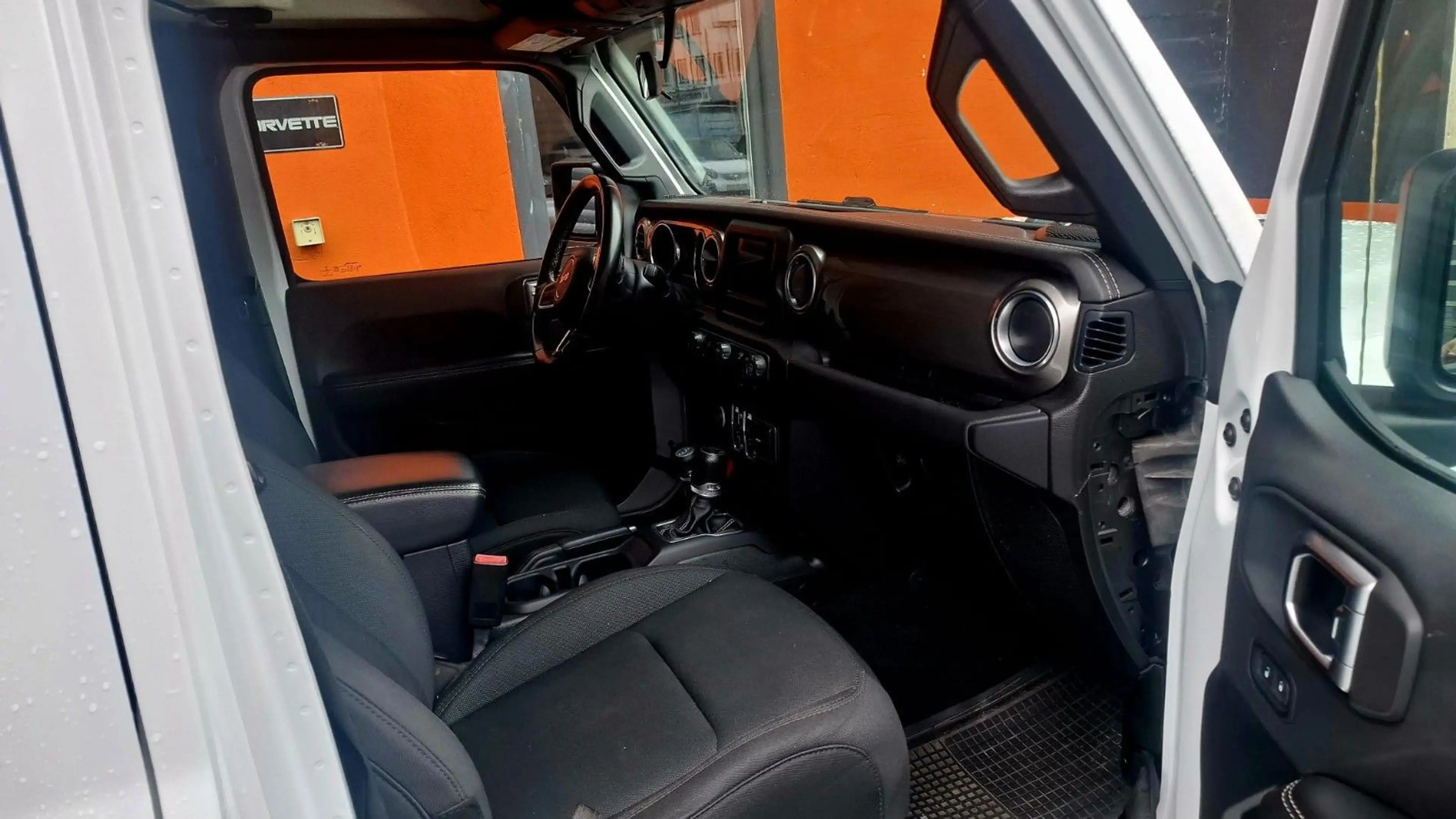 Jeep Wrangler 2.0 T-GDi Unlimited Sahara Automatik — photo 14