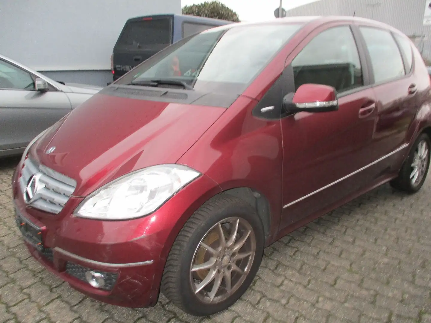 Mercedes-Benz A 200 *Avantgarde*Teilleder*AHK* Rouge - 2