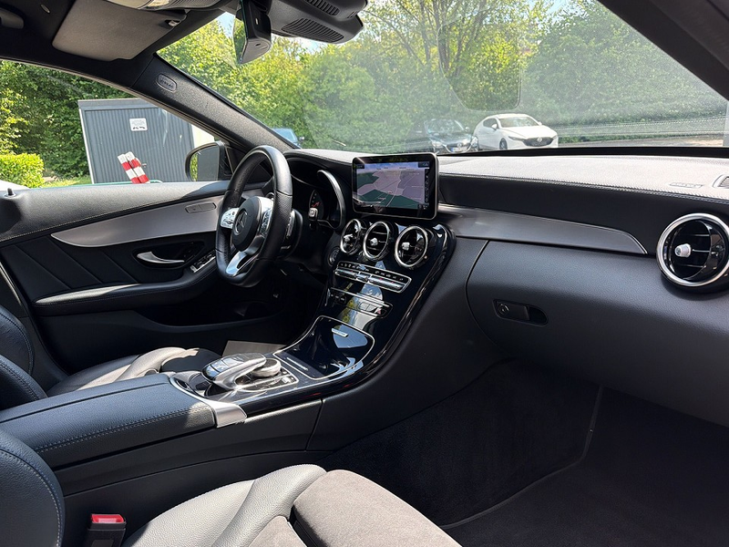 Mercedes-Benz C 300 T Night Edition — photo 7