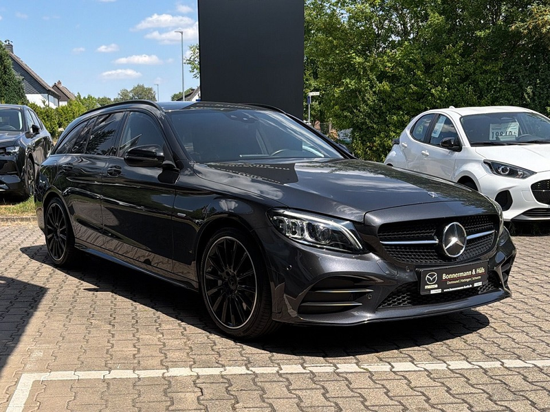 Mercedes-Benz C 300 T Night Edition — photo 4