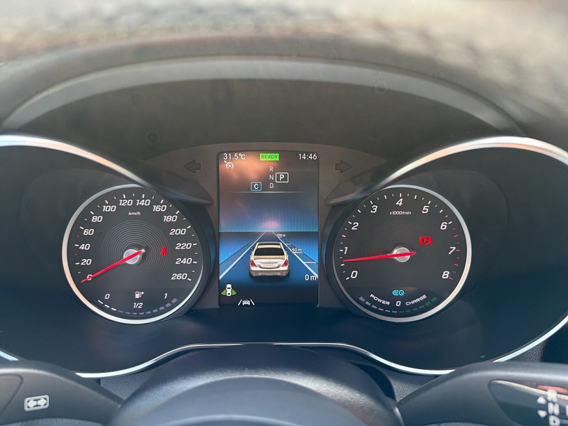 Mercedes-Benz C 300 T Night Edition — photo 13