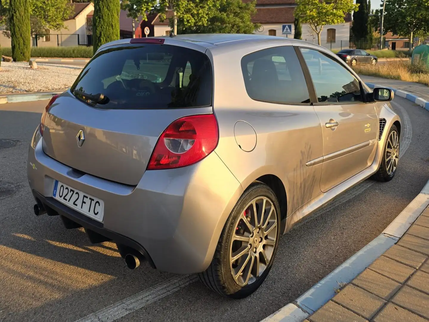 Renault Clio Clio 2.0 Renault Sport F1 Team Plateado - 2