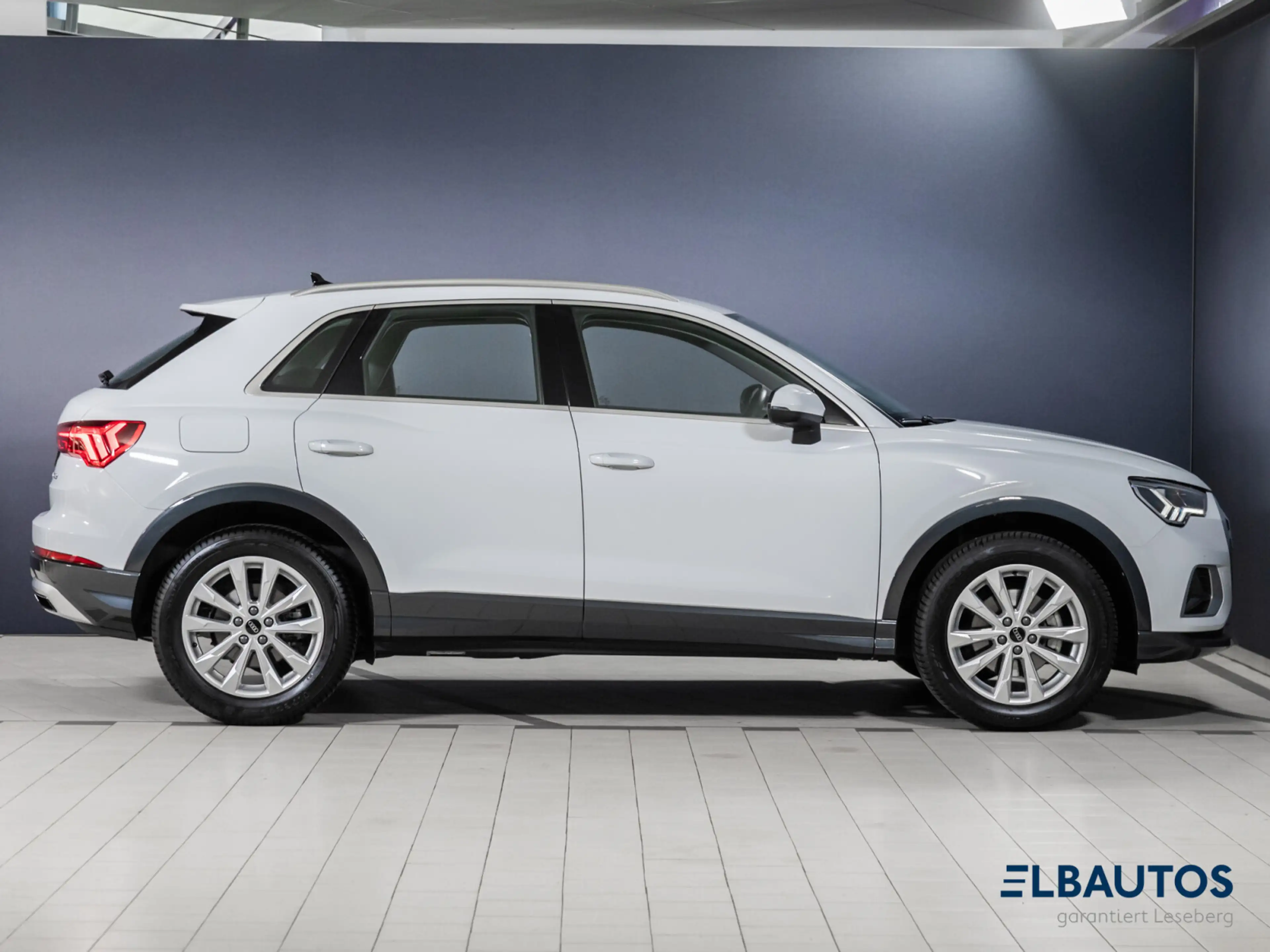 Audi Q3 Q3 35 1.5 TFSI advanced LED/MMI/Virtual/CarPlay/ — photo 4