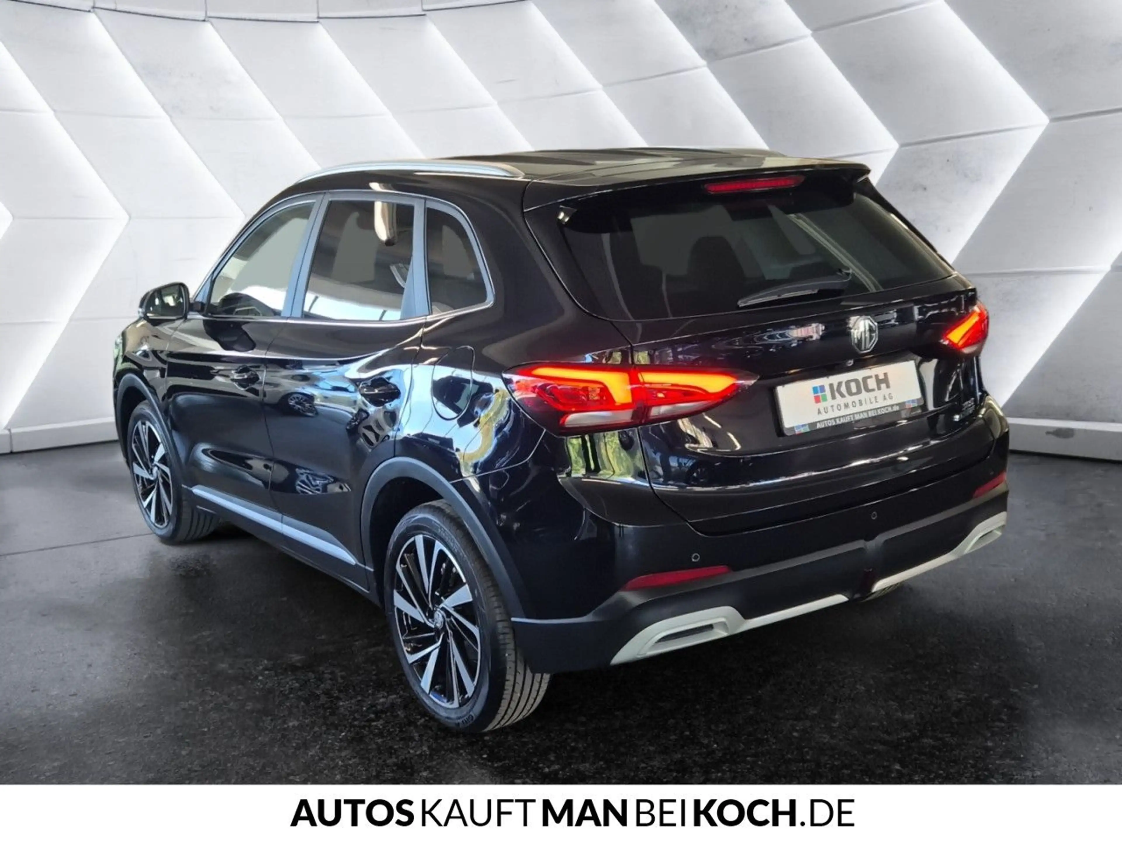 MG ZS HEV LUX ACC 360 SHZ LHZ MY25.5 Black — photo 4