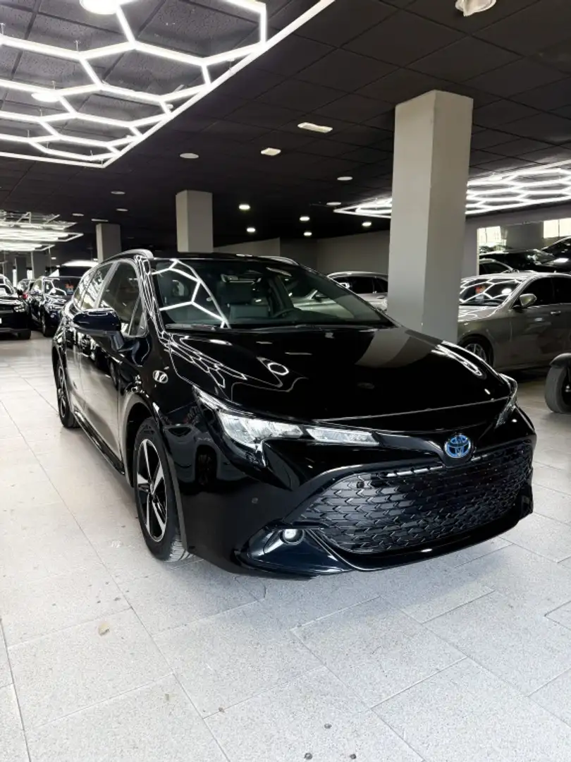 Toyota Corolla Touring Sports 140H Active Plus Negro - 2