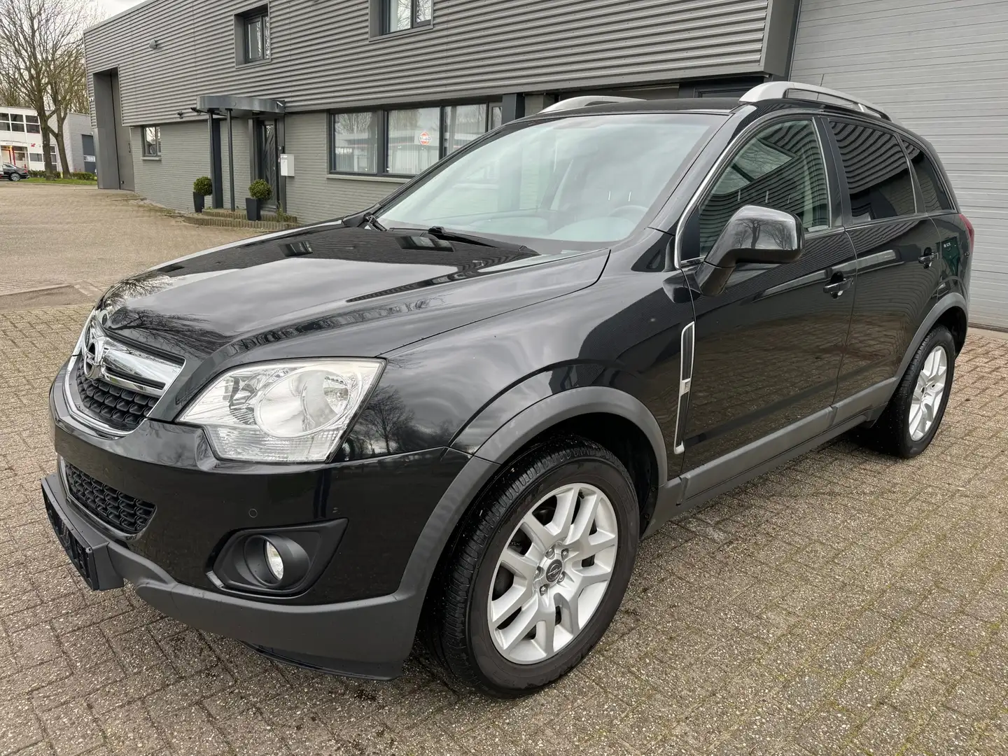 Opel Antara 2.2 CDTi Edition 2x4 Zwart - 1