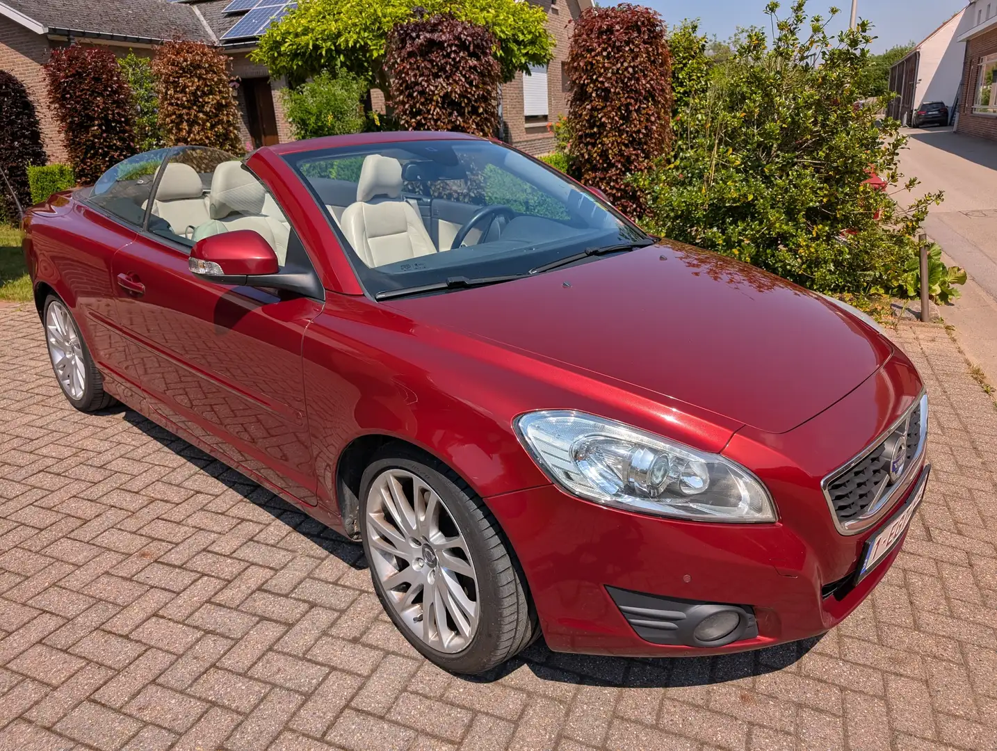 Volvo C70 C70 D3Momentum Piros - 2