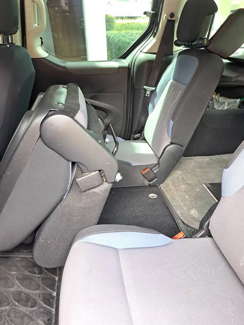 Peugeot Partner Partner Tepee Lion Edition 1,6 e-HDi 92 FAP Lion Edition Grau - 1
