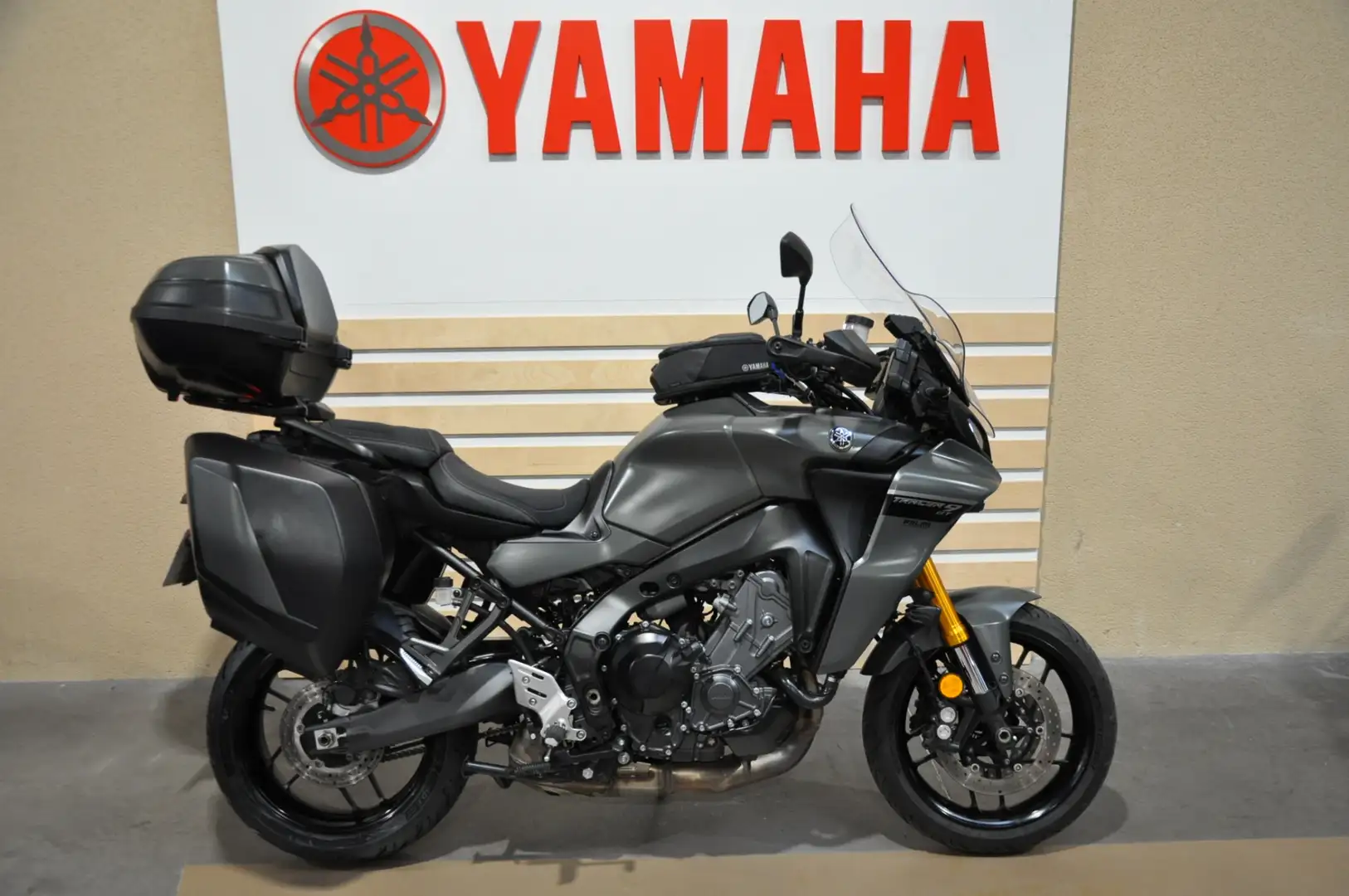 Yamaha Tracer 9 GT Gris - 1
