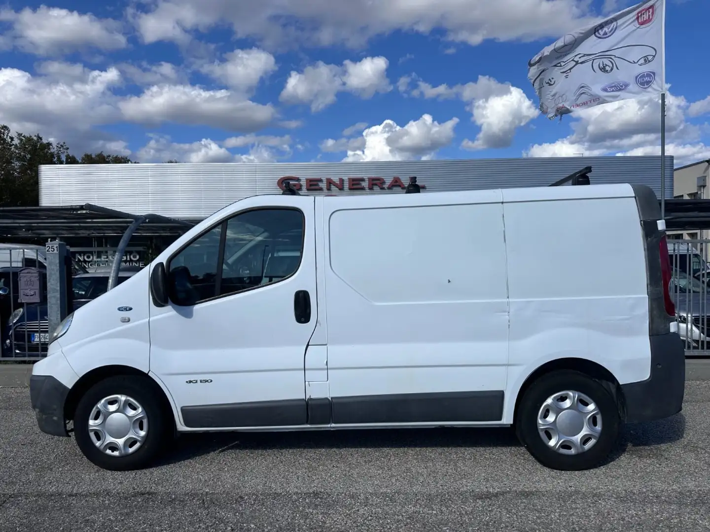 Renault Trafic 2.5 dCi 145 CV L1-H1 Furgone Bianco - 1