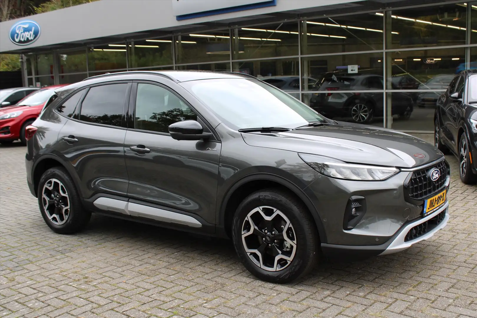 Ford Kuga Active X 2.5 PHEV 243pk Aut, Winterpack, Direct le Grijs - 2