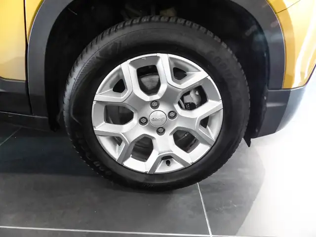 Jeep Avenger view 5