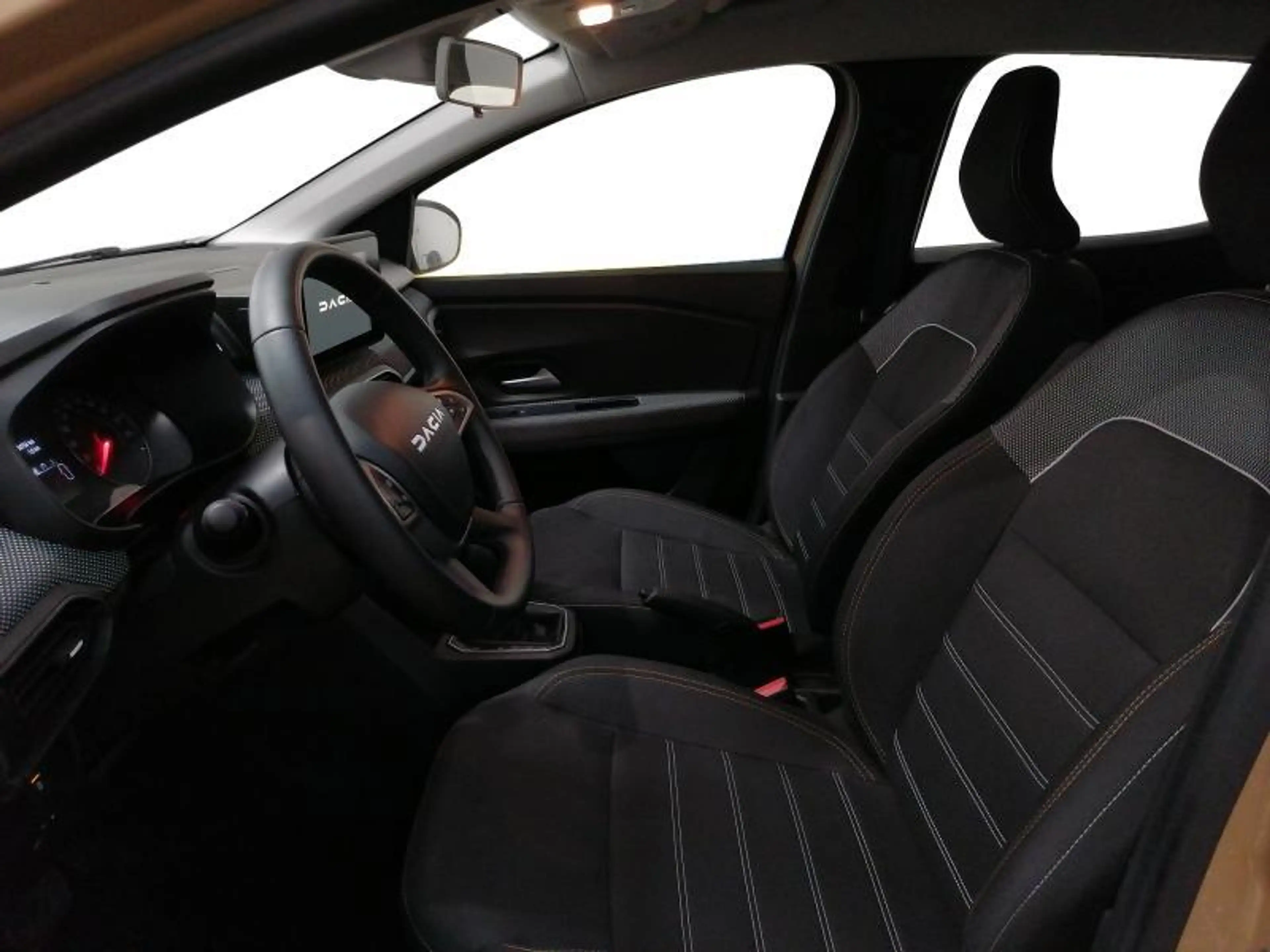 Dacia Sandero STEPWAY III Expression — photo 8