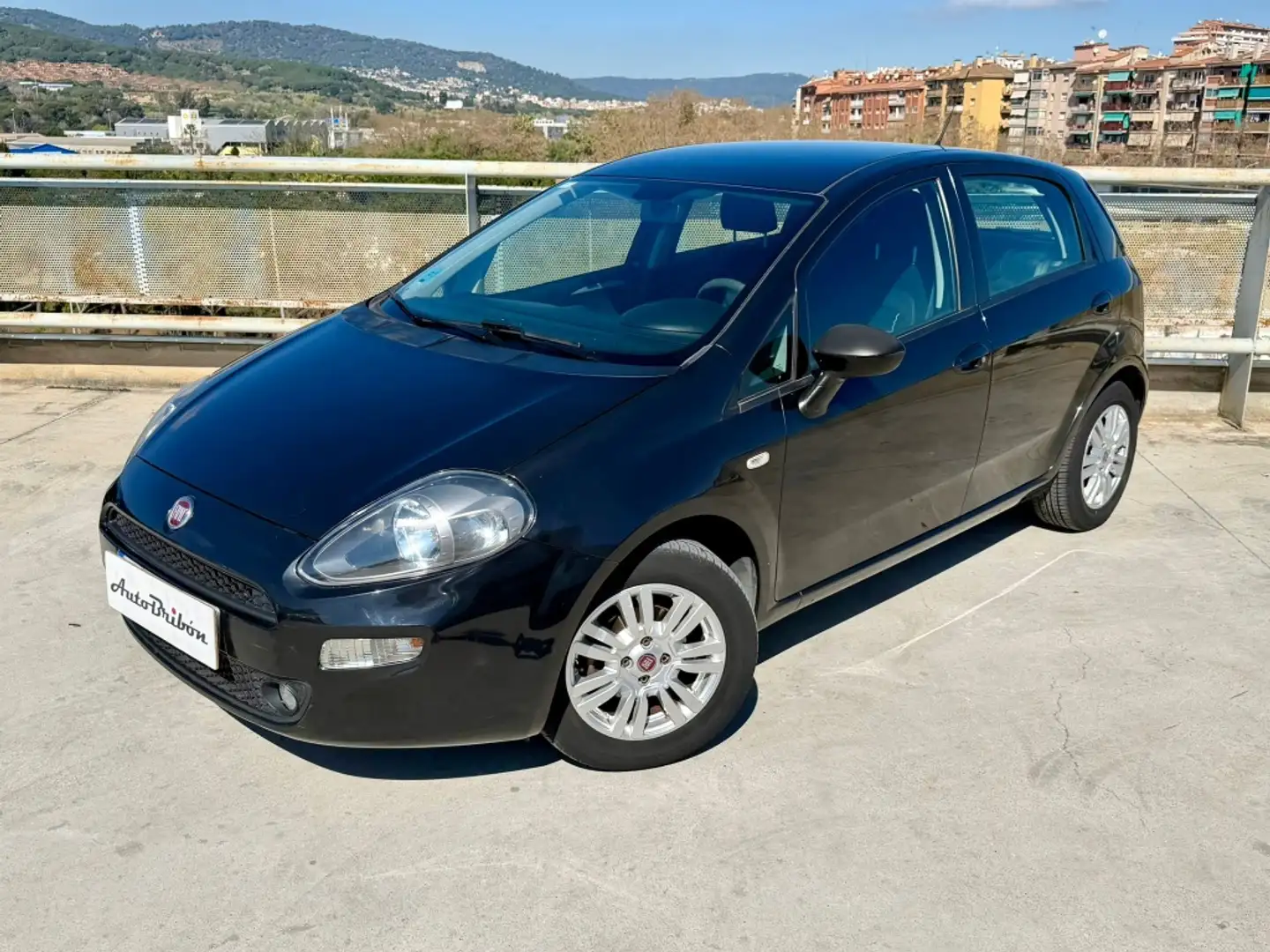 Fiat Punto 1.2 S&S Young 51kW E6 Negro - 2