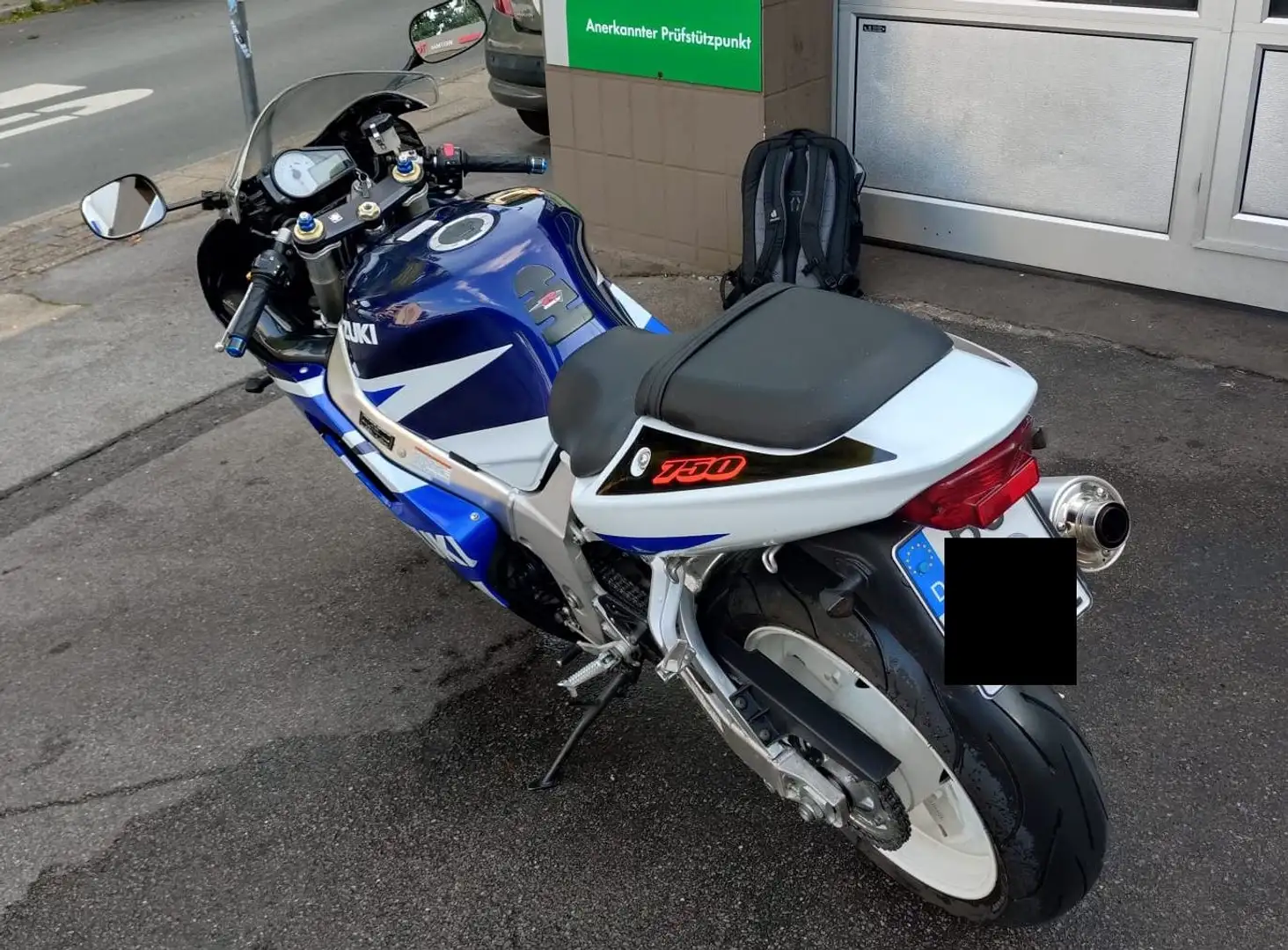 Suzuki GSX-R 750 - 1
