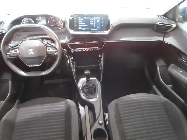 Peugeot 208 view 5