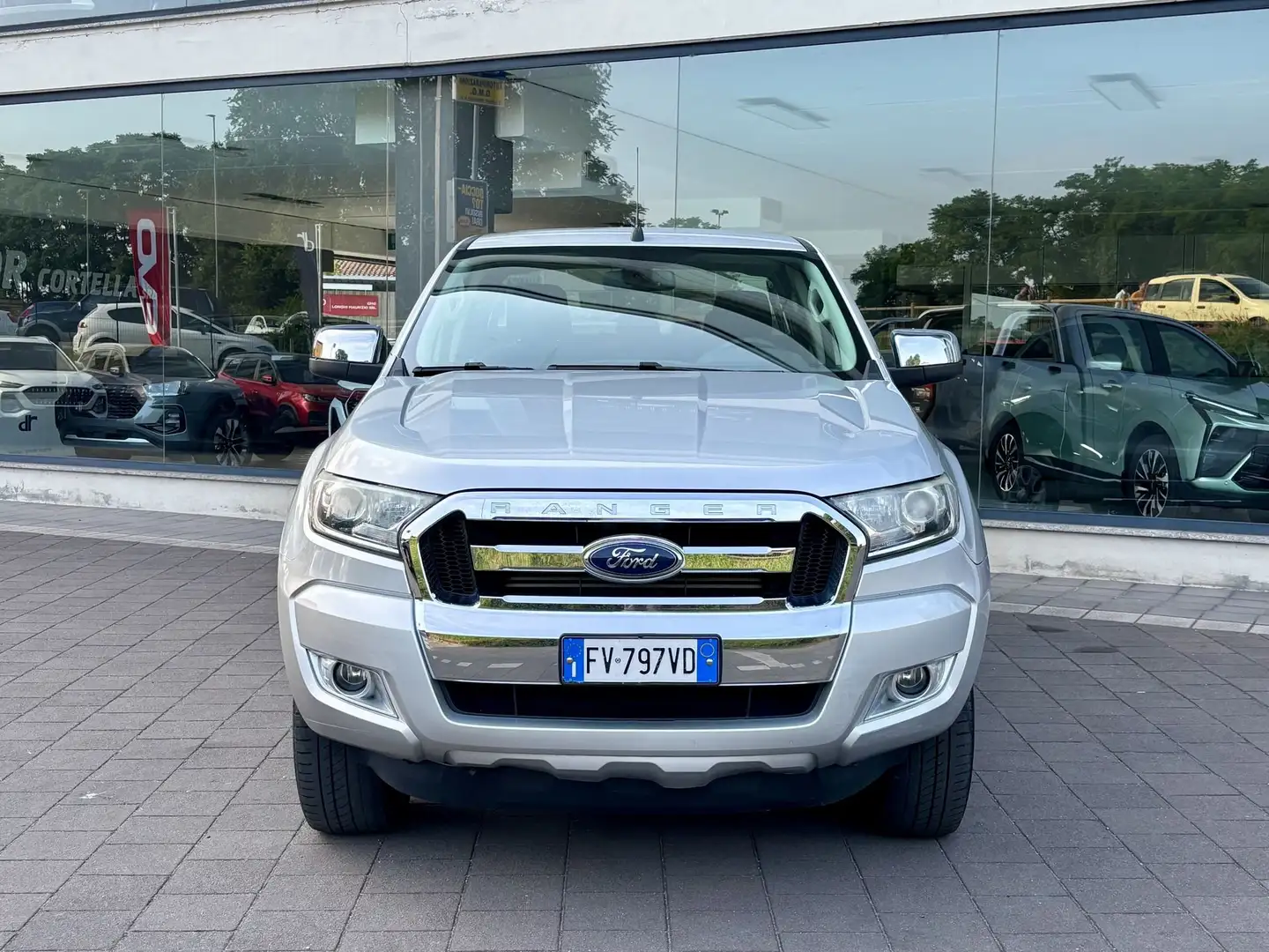 Ford Ranger 2.2 TDCi Doppia Cabina XLT 5pt. Argento - 2