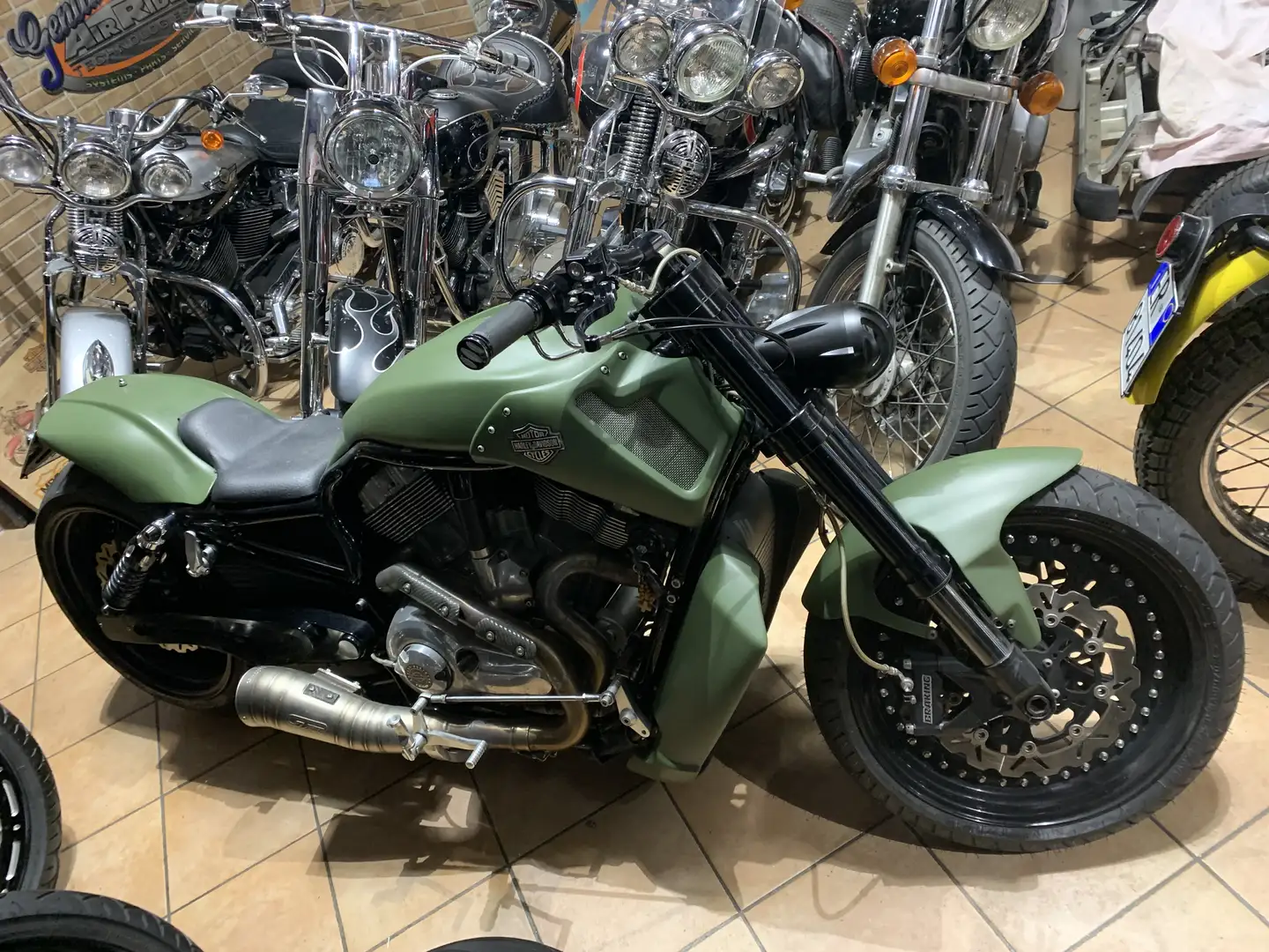 Harley-Davidson VRSC V-Rod Customizzata - 2